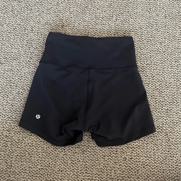 Lululemon shorts - Picture 2 of 6